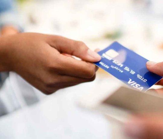 A medida que se acerca la temporada de fiestas, Visa identifica cinco fuerzas transformadoras que están redefiniendo la seguridad de los pagos globales